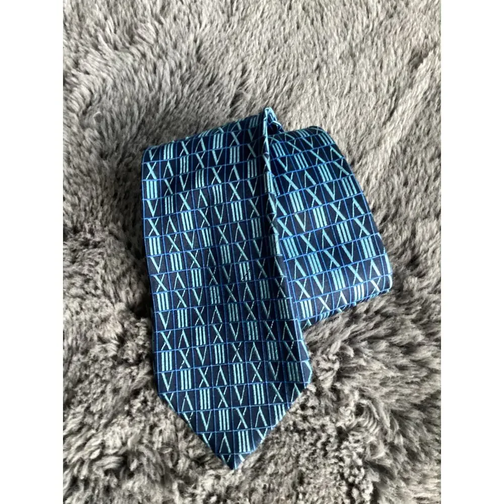 Tiffany & Co. Men's 100% Silk Roman Numerals Neck Tie Made in Italy Blue‎